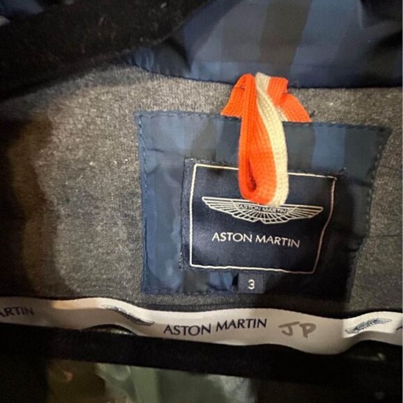 Aston Martin boys puffer jacket. Navy blue. Size 3. New condition. - Picture 7 of 11